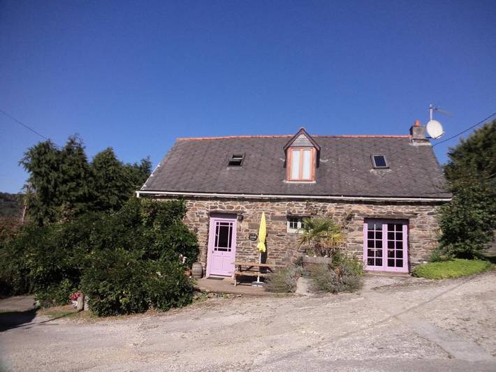Location de vacances pour 6 personnes, avec Terrasse ainsi que Jardin et Vue à Saint-Ségal