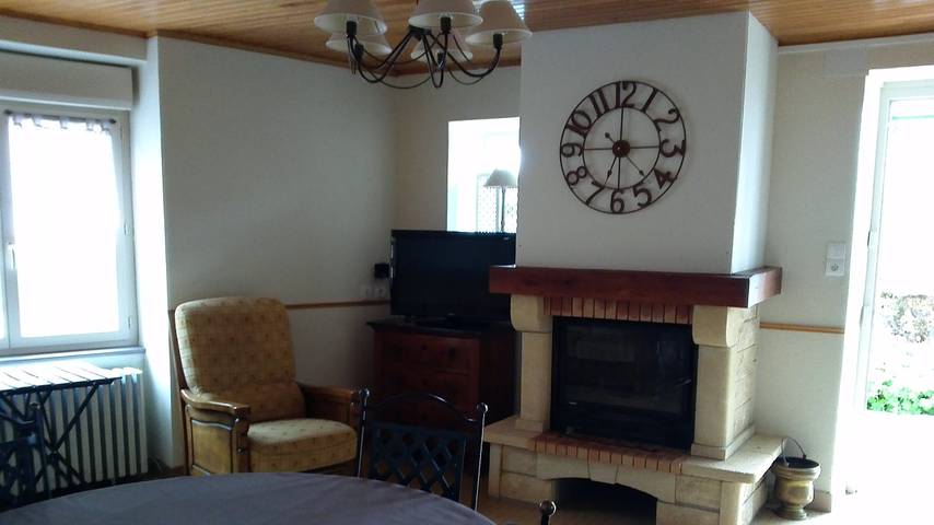 Gîte pour 4 personnes, avec terrasse dans Nièvre - 3