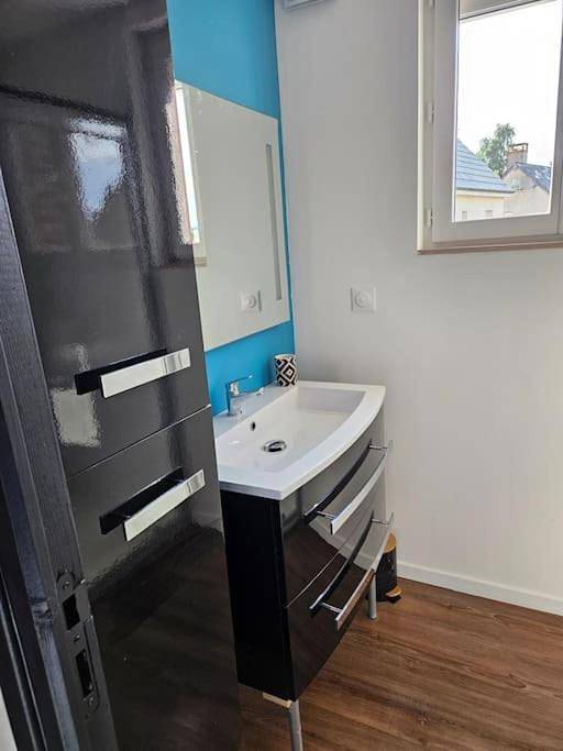 Appartement entier, Three-Bedroom Apartment in Tourville-les-Ifs, Région du Havre