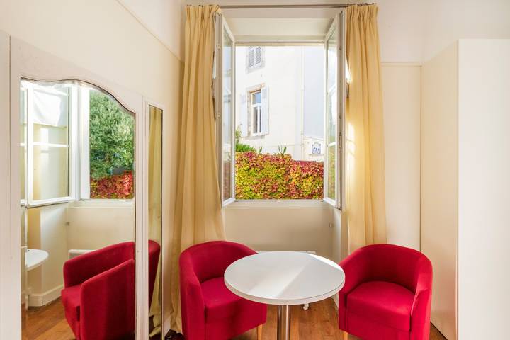 Studio entier, Studio 'Agréable Et Lumineux' avec Wi-Fi in Biarritz, Région de Bayonne