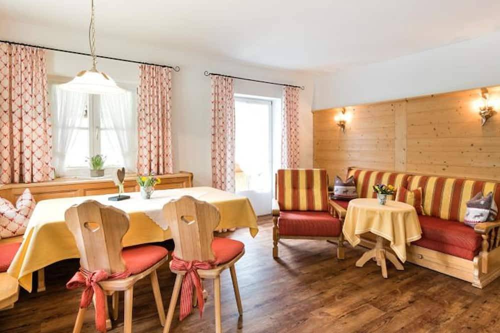Ganze Wohnung, Ferienwohnung - Café Mali - Ferienwohnung mit Südbalkon in Vorderhindelang, Bad Hindelang