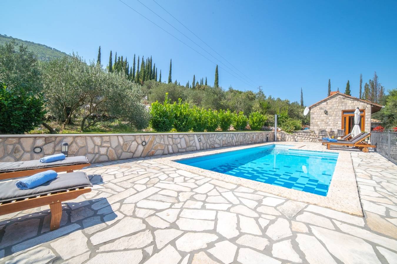 Villa Lucija in Gruda, Canali