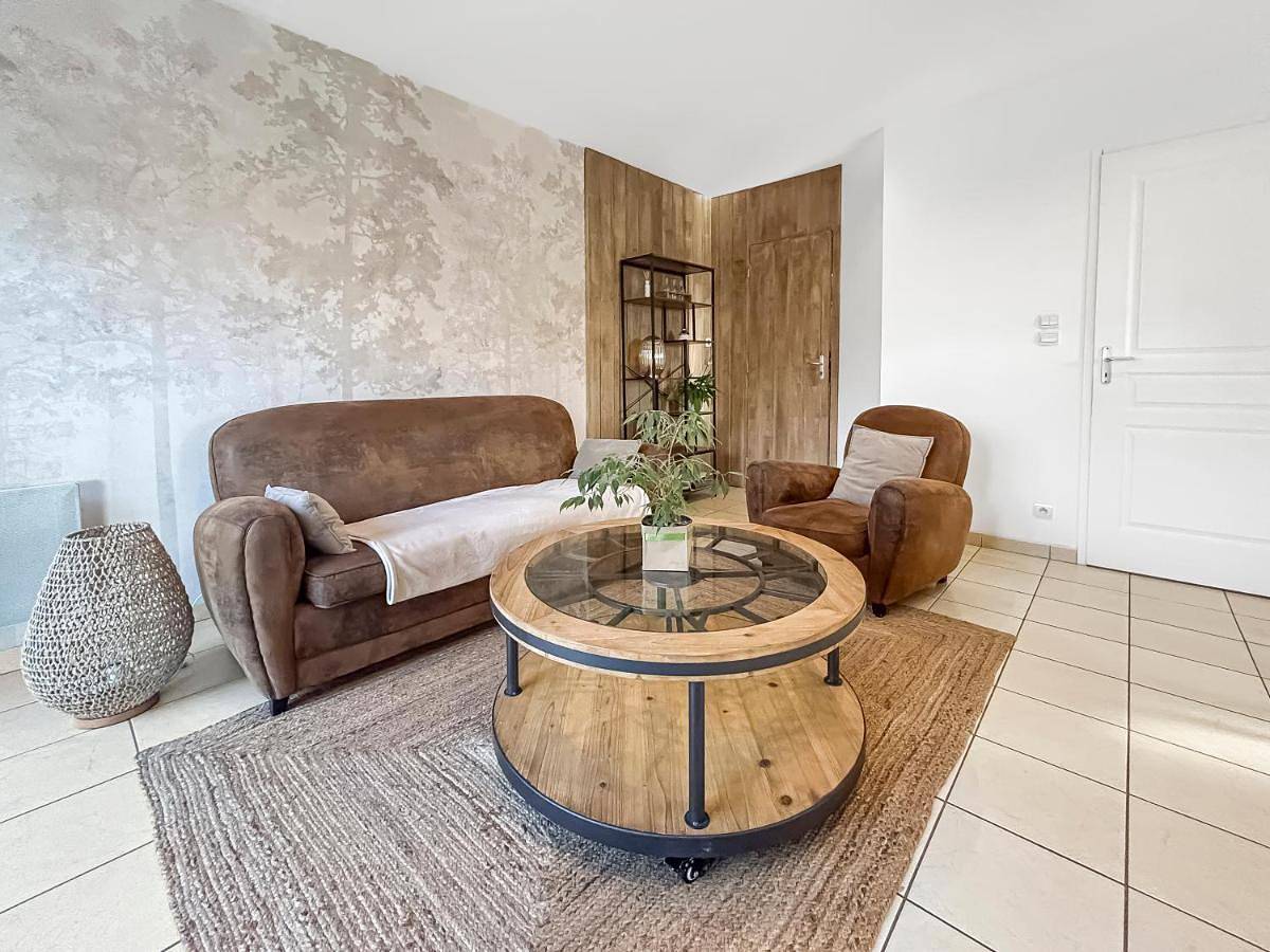 One-Bedroom House in Vouillé, Vienne (France)