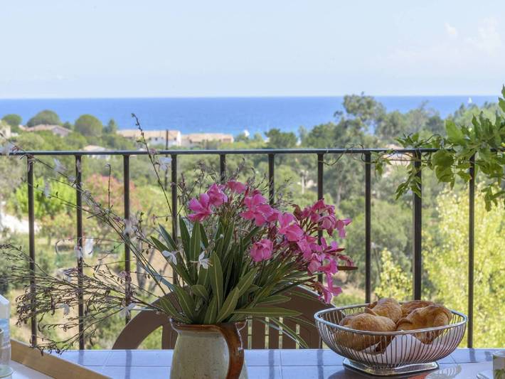 Villa pour 4 personnes, avec piscine et jardin