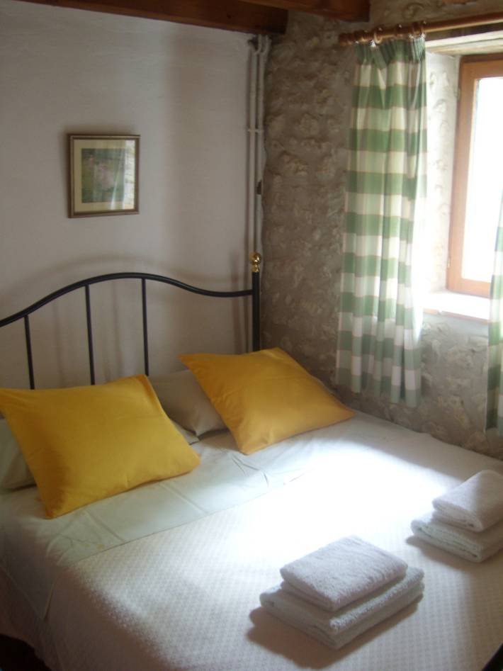 Gîte pour 3 personnes, avec Piscine à Pillac - 4