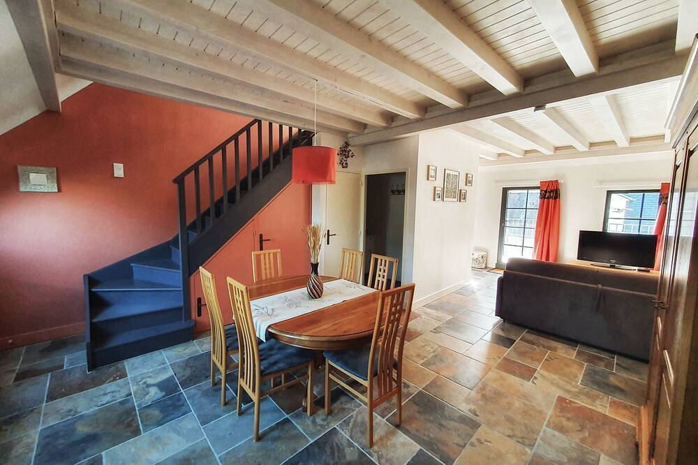 Apartamento entero, Dúplex-De Lujo-Baño privado con bañera-Vista a la Ciudad in La Charité-sur-Loire, Valle del Loira