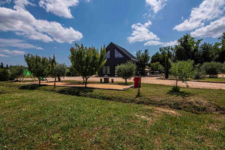 Villa pour 6 personnes, avec Balcon et Terrasse ainsi que Jardin et Vue