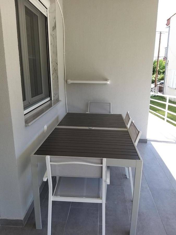 Gîte pour 3 personnes, avec terrasse ainsi que vue et jardin dans Stavros - 2