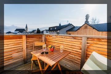 Ferienwohnung für 2 Personen, mit Balkon und Seeblick sowie Ausblick am Traunsee
