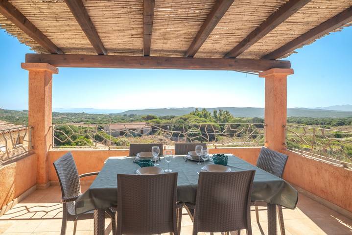 Appartamento intero, Appartamento per vacanze "Stella Maris" con vista mare, piscina condivisa e terrazza privata in Santa Teresa Gallura, Gallura