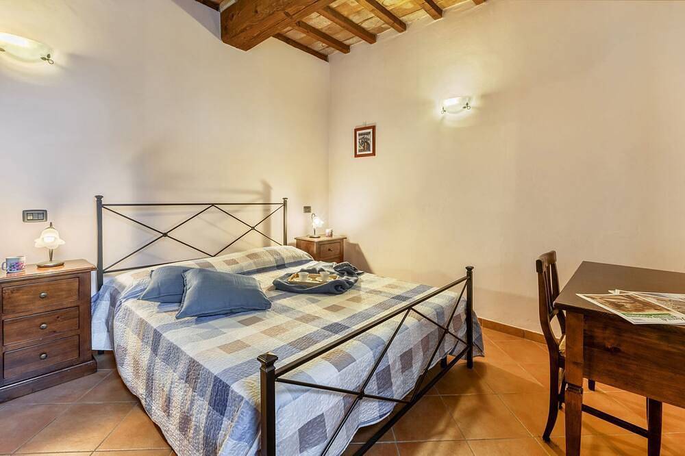 Spaziosa villa con piscina privata e vista panoramica sulle colline umbre, a soli 15 minuti da Todi in Collazzone, Perugia e dintorni