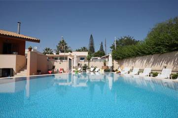 Gîte pour 2 personnes, avec piscine et jardin à San Leone