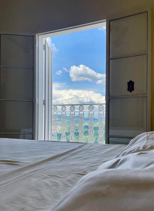 Pousadas para 4 pessoas, com terraço e vista para o lago e ainda vista em Nazaré Paulista