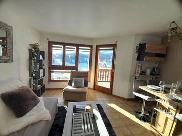Gîte pour 4 personnes, avec terrasse et vue à Les Hôpitaux-Neufs