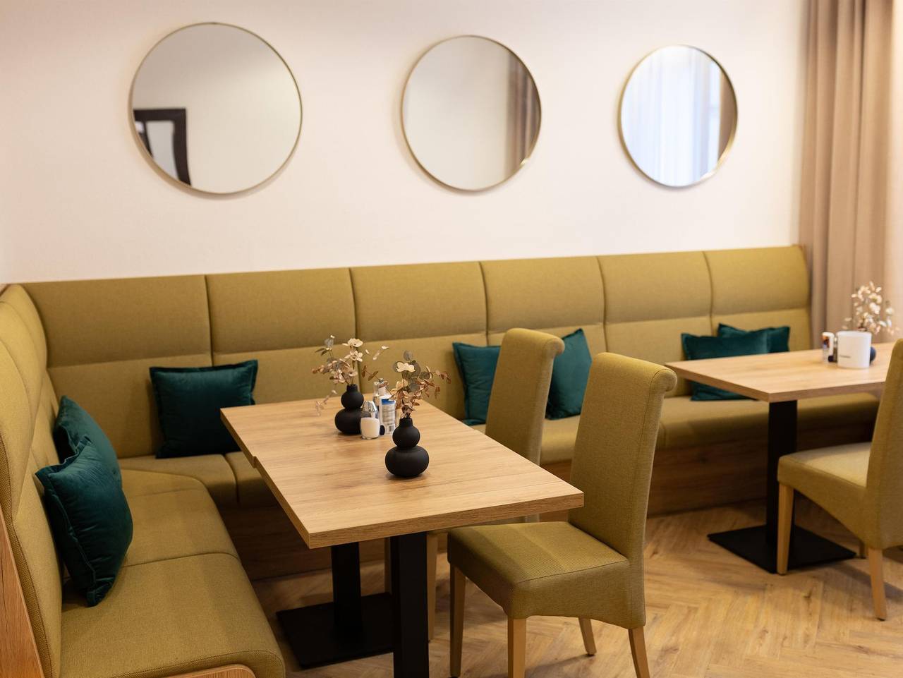 Hotel Bad Pyrmonter Hof - Einzelzimmer, Dusche oder Bad, Wc, Kat. A(buchbar) in Oesdorf (Bad Pyrmont), Bad Pyrmont