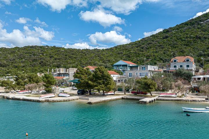Ganze Wohnung, 2-Zimmer-Ferienwohnung mit Terrasse und Meerblick Luka Dubrava, Peljesac -b in Dubrovnik-Neretva