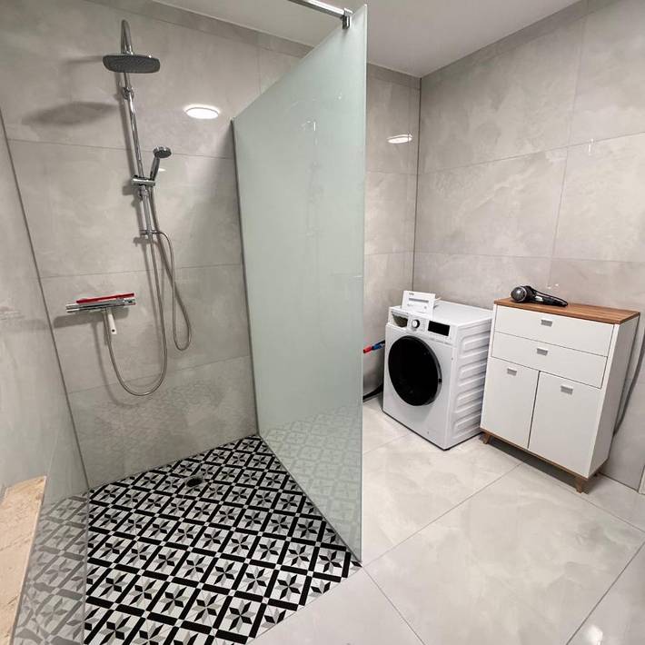 Ferienwohnung für 6 Personen, mit Balkon und Terrasse sowie Garten und Pool in Gütersloh - 2