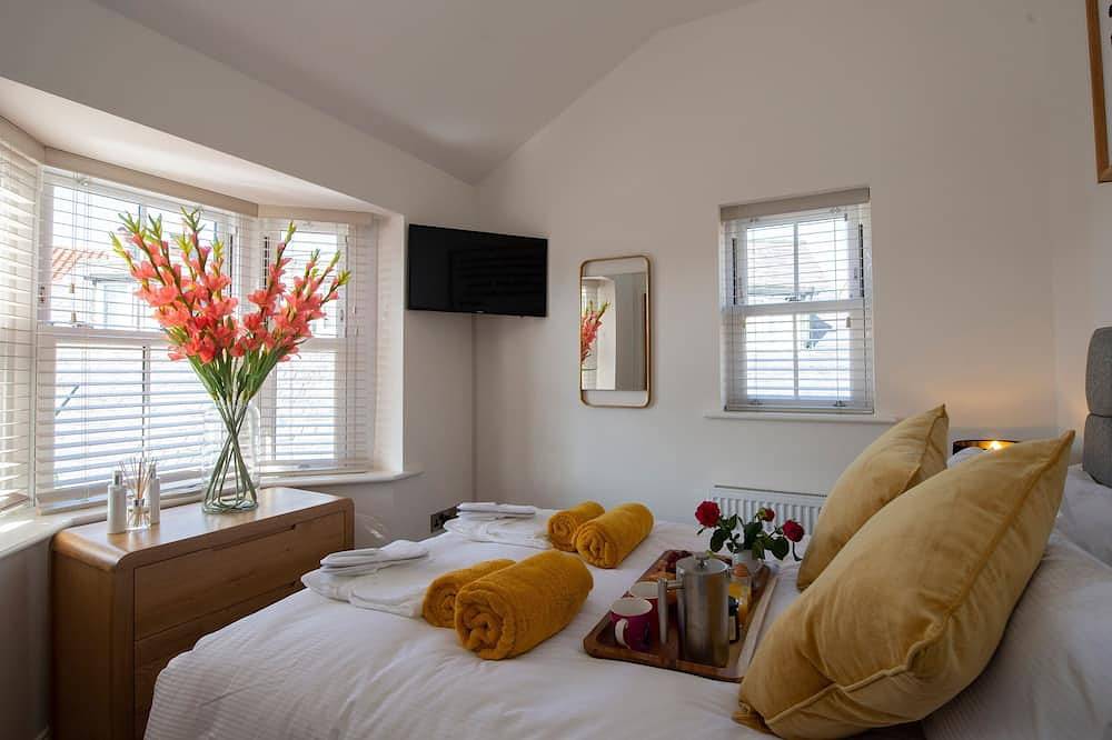 Salt Bay, pet friendly, country holiday cottage in Whitby in Whitby, North York Moors National Park