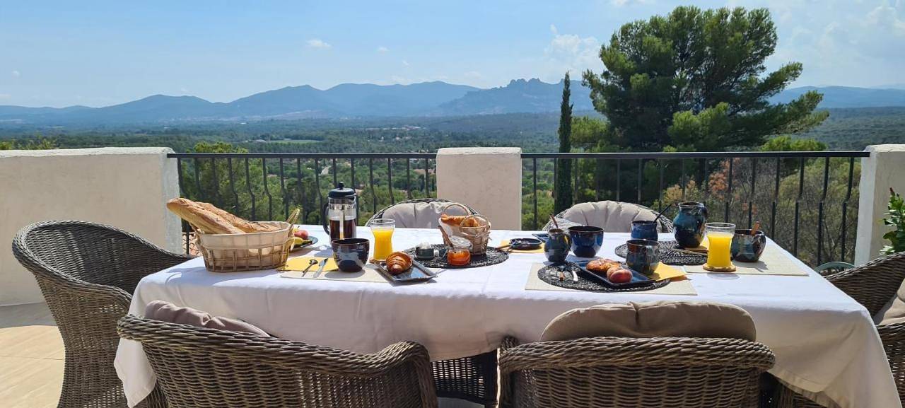 Queen Suite in Roquebrune-sur-Argens, Côte méditerranéenne (France)