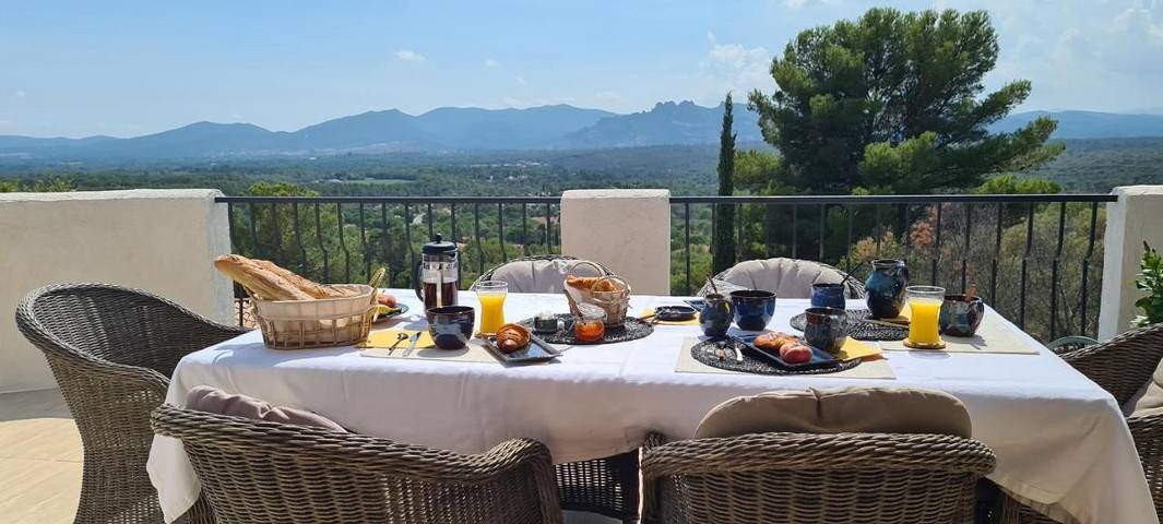 Chambre d’hôte pour 2 personnes, avec piscine ainsi que jardin et vue à Roquebrune-sur-Argens - 4