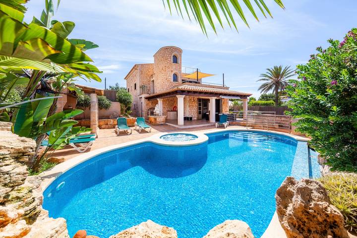 Finca mit Pool für 8 Personen, mit Balkon und Garten