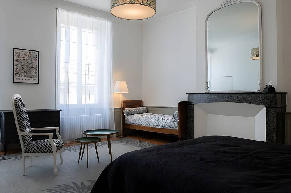 Holiday Home “La Maison De Famille” with Private Terrace, Garden & Wi-Fi in Luçon, Fontenay-le-Comte