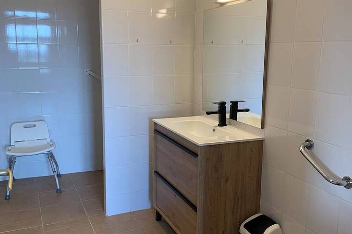 Gîte pour 16 personnes, avec jardin ainsi que terrasse et piscine dans Tourreilles - 4