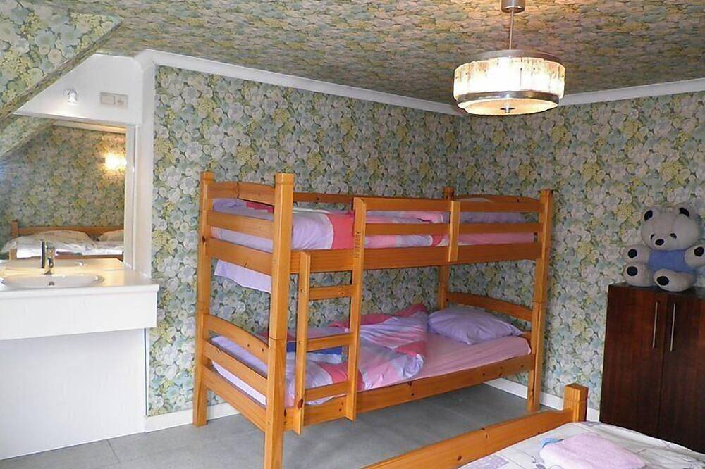 Ganze Wohnung, Poperinge by Interhome in Poperinge, Westflandern