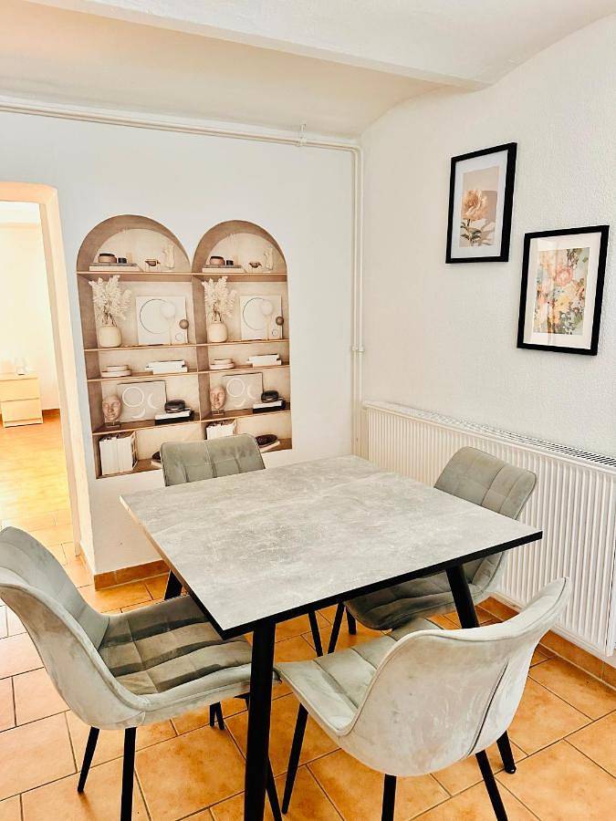 Ganze Wohnung, Two-Bedroom Apartment in Haiger, Naturpark Lahn-Dill-Bergland