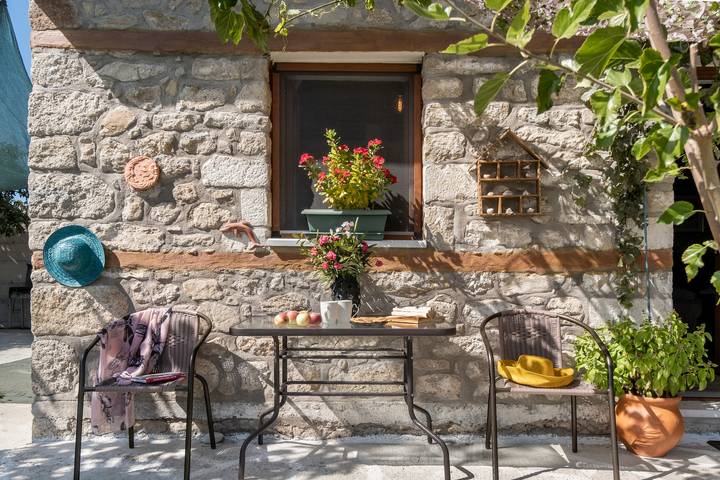 Ferienhaus für 2 Personen, mit Seeblick und Garten sowie Balkon in Griechenland - 2