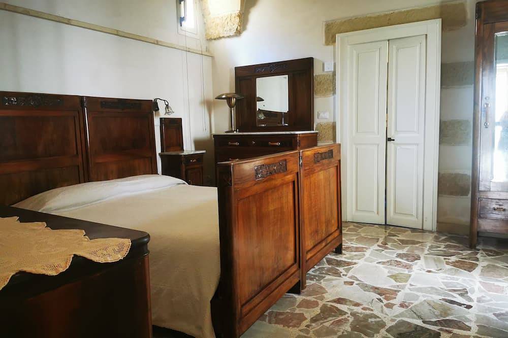 Independent apartment in an old house five minutes from the sea in Andrano, Lecce Provinz