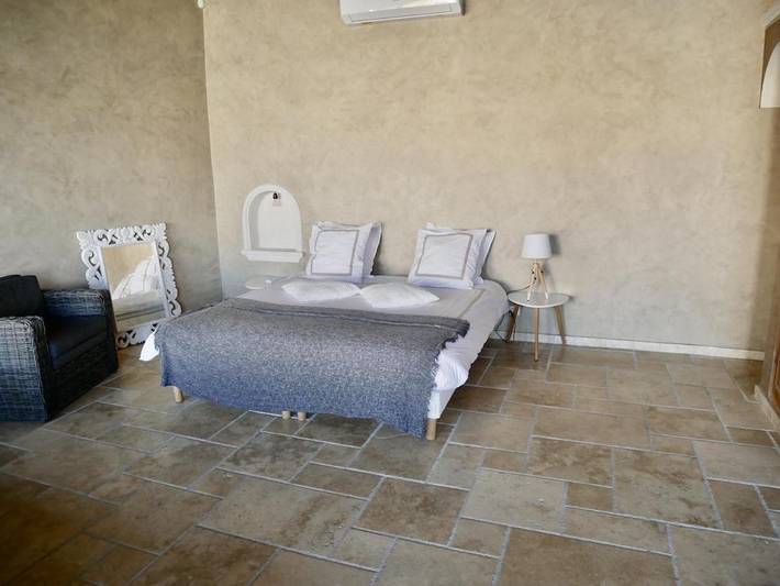 Tente pour 3 personnes, avec jardin ainsi que piscine et vue, animaux acceptés dans les Bouches-du-Rhône - 4