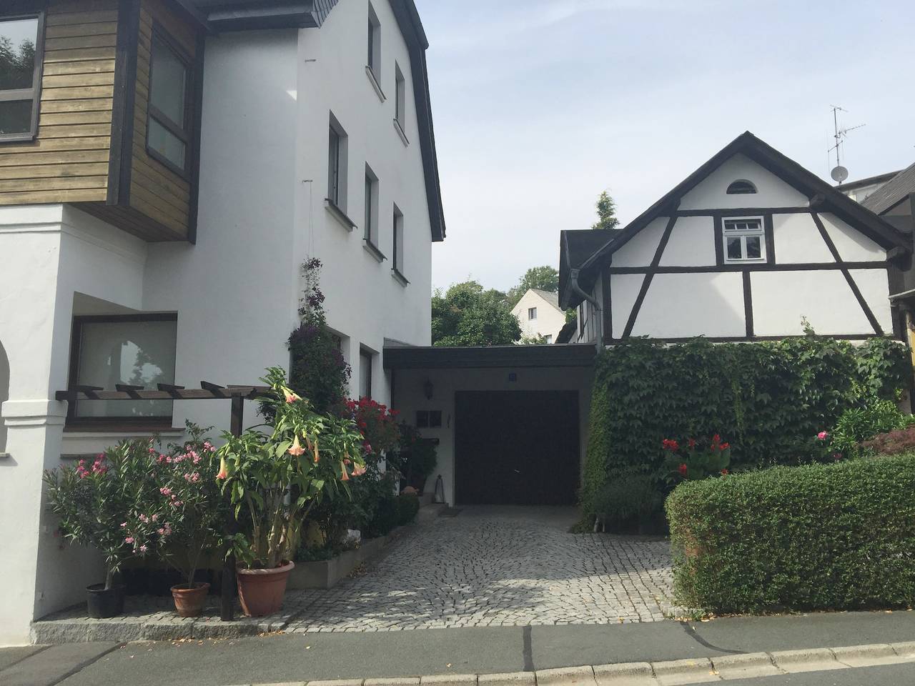Ferienwohnung "Am Eisenbühl" - 3-Sterne-Ferienwohnung (90qm) mit Panoramablick in Berg (Oberfranken), Landkreis Hof
