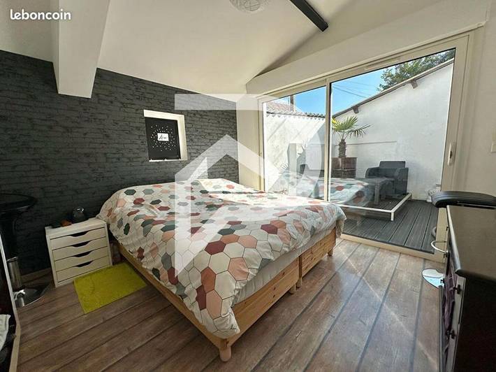 Location de vacances pour 2 personnes, avec vue ainsi que terrasse et jardin, animaux acceptés à Caudrot - 2