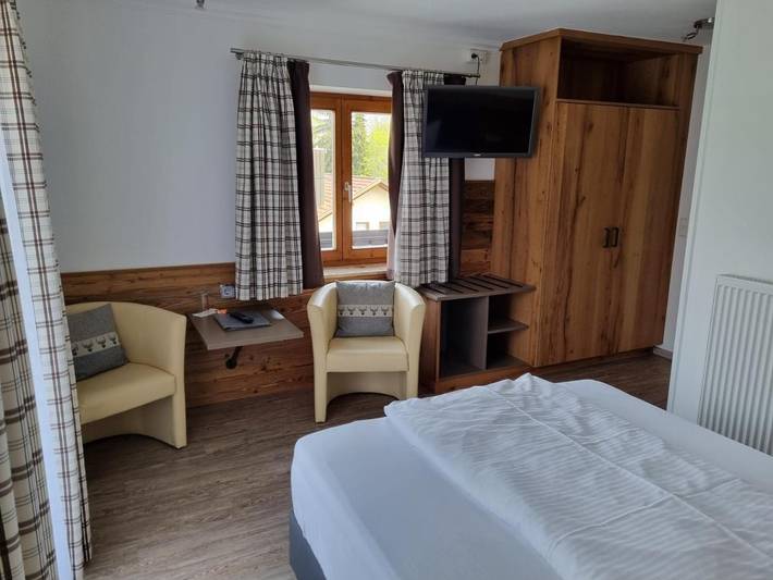 Hotel für 2 Personen, mit Balkon und Terrasse sowie Garten und Pool in Büchlberg - 2