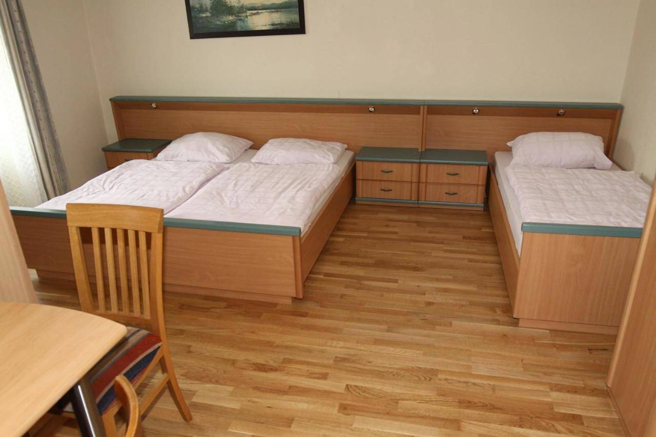 Stiftsgasthof Hochburg in Hochburg-Ach, Braunau am Inn
