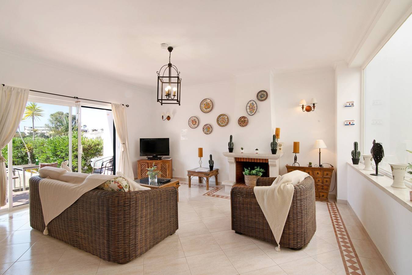 Holiday Home 'Casa Marisol Albufeira' close to the Beach with Shared Pool & Wi-Fi in Albufeira e Olhos de Água, Faro distrikt