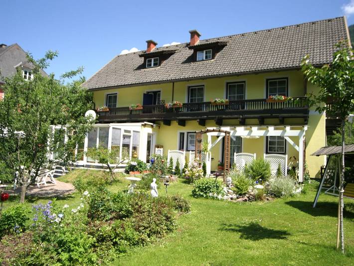 Ferienwohnung für 2 Personen, mit Balkon und Garten in Feld am See