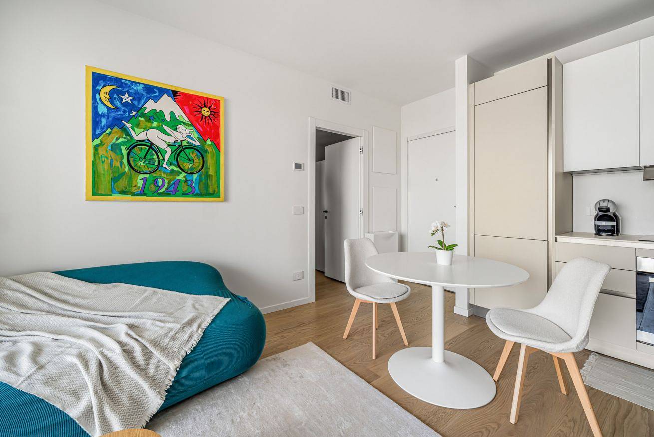 Entire apartment, Brand new renovated Apt with large terrace! in Giambellino-Lorenteggio, Milan