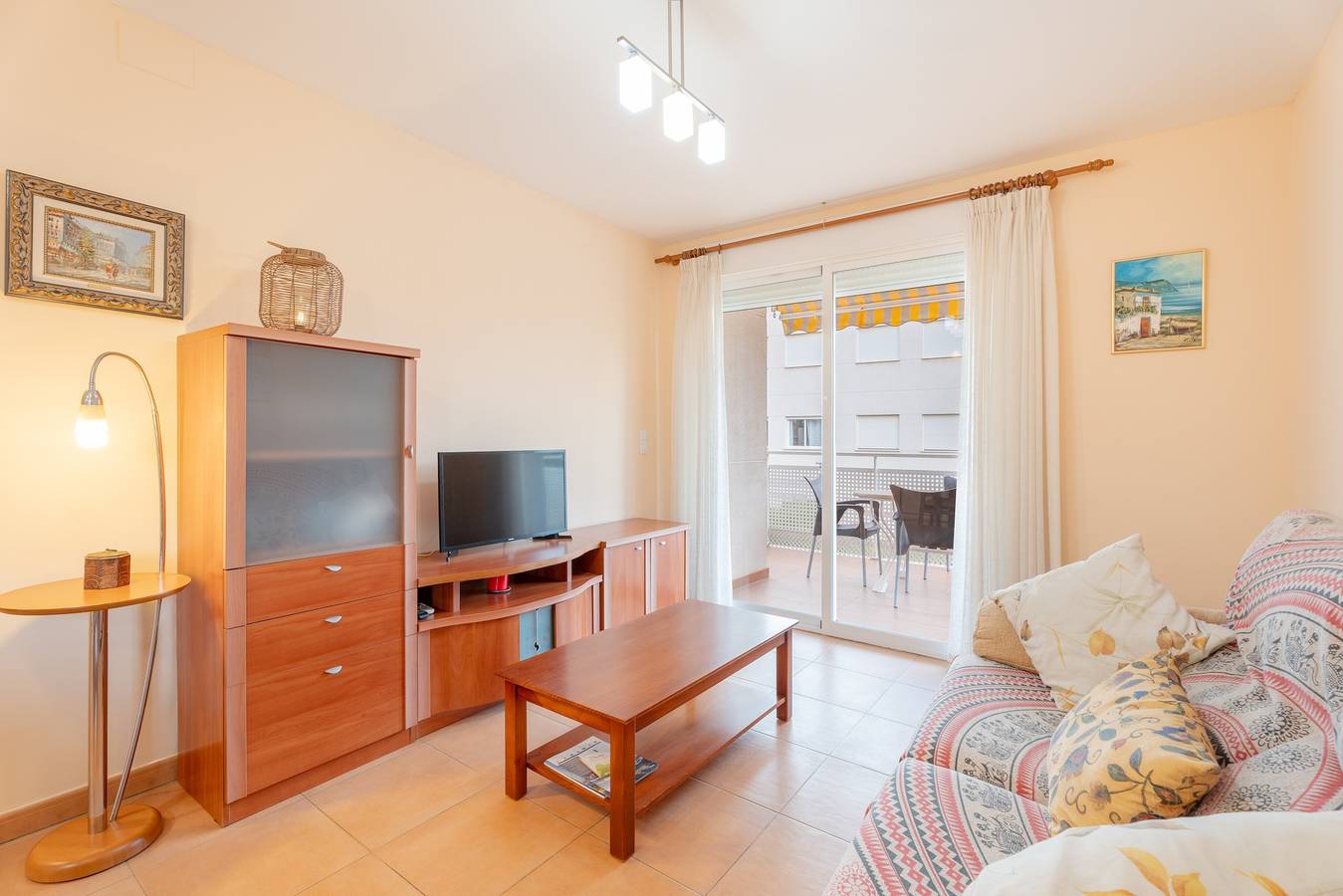 Apartamento entero, Apartamento 'En Canet' con piscina compartida, Wi-Fi y aire acondicionado in Canet de Berenguer, Costa de Valencia