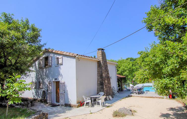 Ferienhaus für 14 Personen, mit Garten und Terrasse sowie Pool - 1