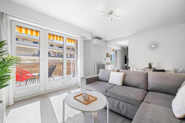 Gîte pour 6 personnes, avec sauna ainsi que vue et balcon dans Cathedrale Orthodoxe Saint Nicolas Nice - 2