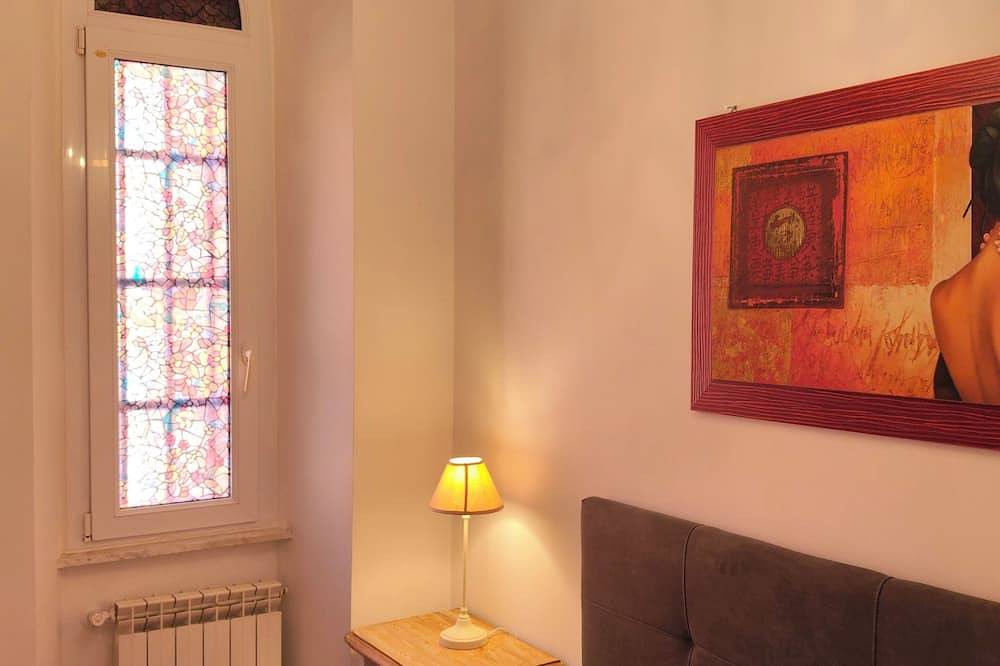 Appartamento intero, The Red house 1930 - frontside seaview apartment in Ostia, Roma