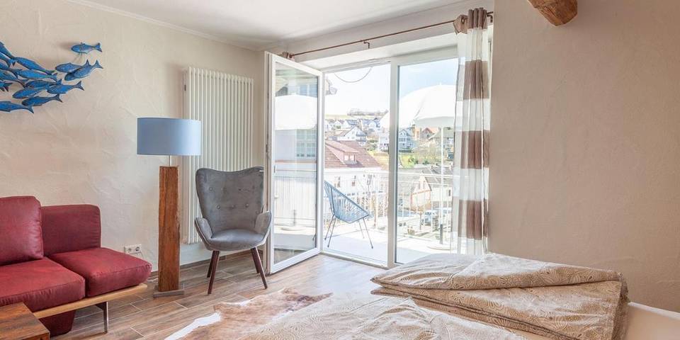 Ferienwohnung für 2 Personen, mit Seeblick und Ausblick sowie Garten, mit Haustier in Schalkenmehren