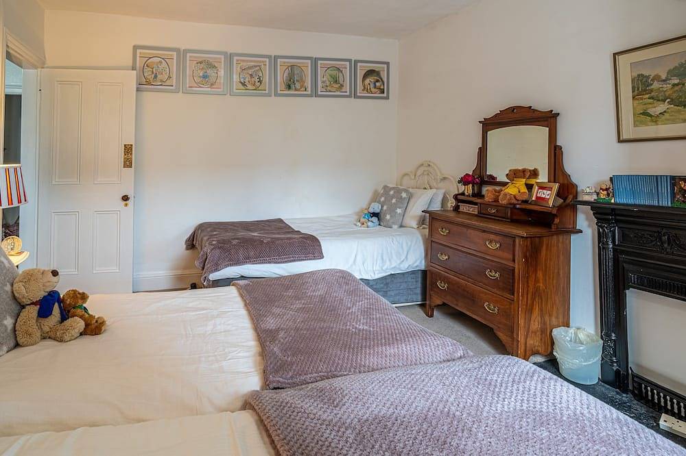 The Old Post Office -  Large 6-bedroom property, ideal for families & dog-friendly. in Grange-over-Sands, Lake District