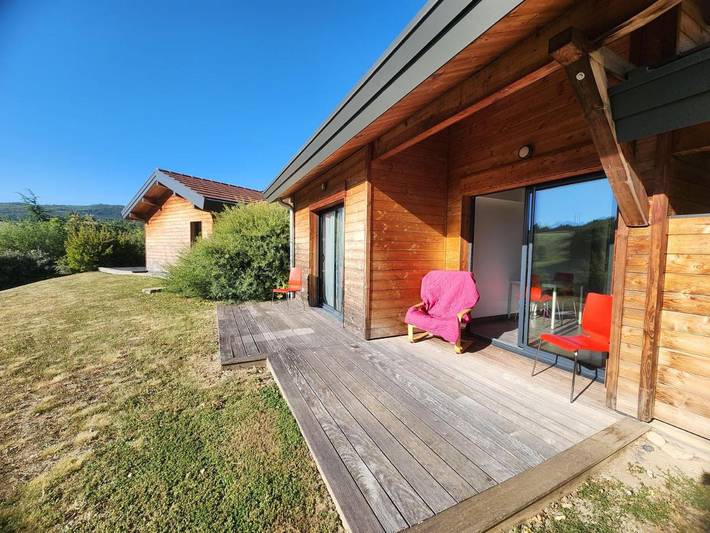 Gîte pour 2 personnes, avec Terrasse ainsi que Jardin et Vue à La Bâtie-Vieille