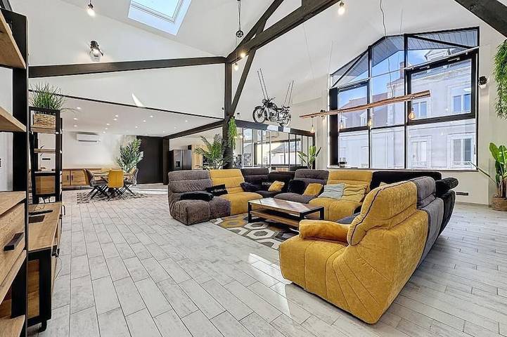 Appartement de vacances pour 10 personnes, avec jacuzzi et sauna, animaux acceptés à Montluçon