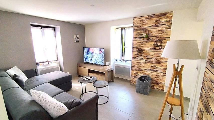 Gîte pour 4 personnes, avec Jardin à Cranves-Sales - 3