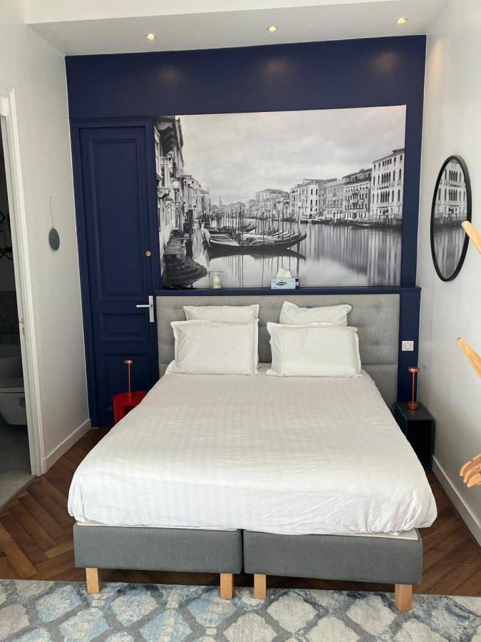 Double Room with Private Bathroom in La Rochelle, Région de La Rochelle