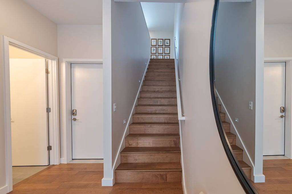 Dreistöckiges, gehobenes Stadthaus mit 3 Schlafzimmern und 3 Bädern! in Missoula, Lolo Nationalwald